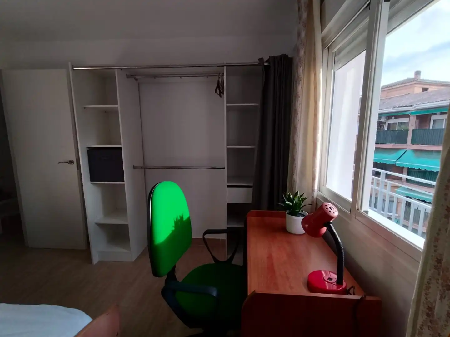 Room in Avenida de Cadiz, 8, Barrio de Zaidín
