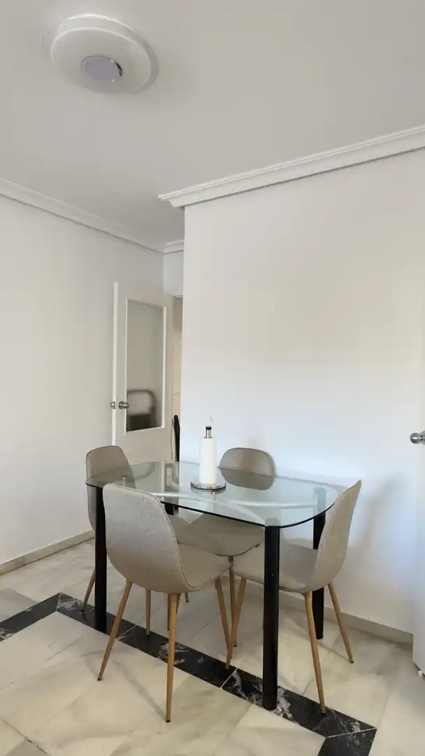 Room in Calle Ruiz Zorrilla, Bajadilla - Fuente Nueva Room in Calle Ruiz Zorrilla, Bajadilla - Fuente Nueva