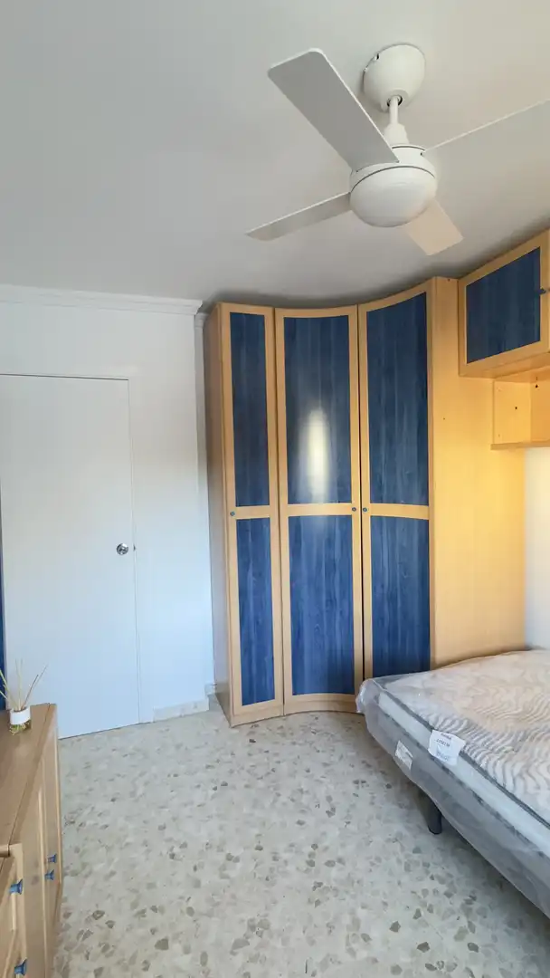 Room in Calle Ruiz Zorrilla, Bajadilla - Fuente Nueva Room in Calle Ruiz Zorrilla, Bajadilla - Fuente Nueva