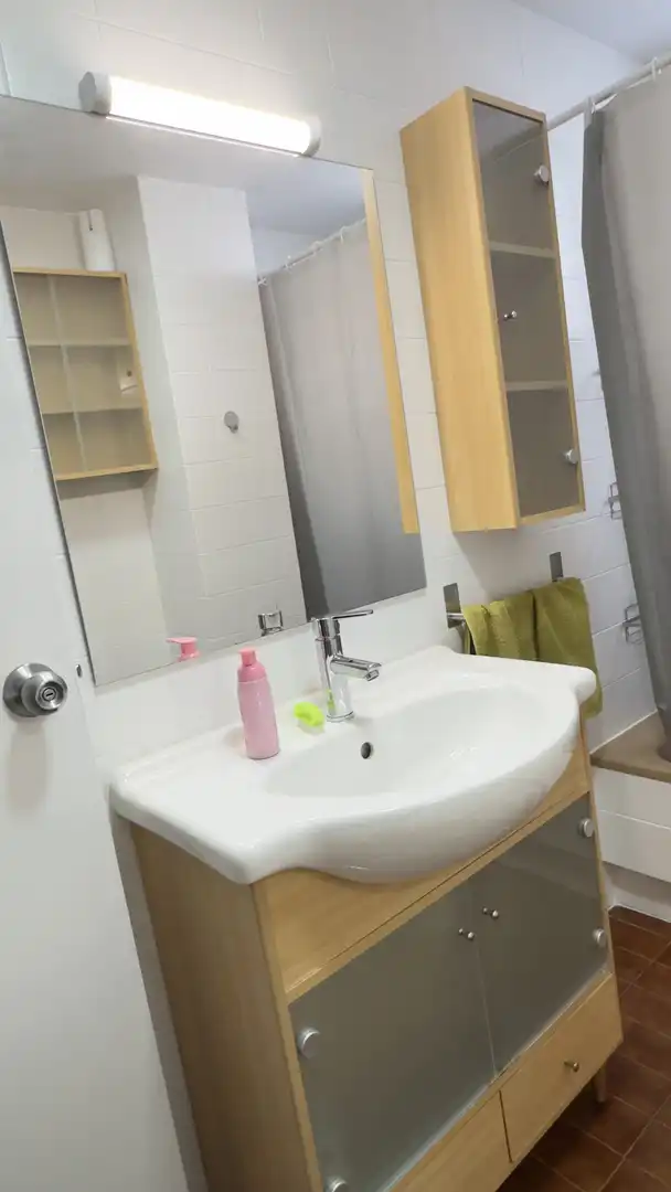 Room in Calle Ruiz Zorrilla, Bajadilla - Fuente Nueva Room in Calle Ruiz Zorrilla, Bajadilla - Fuente Nueva