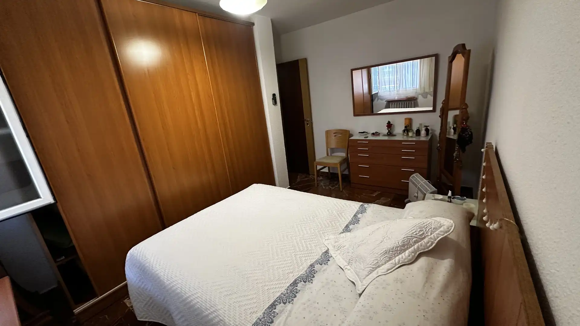 Pis en venda a Avenida Don Bosco, Barrio de Zaidín Dormitori de Pis en venda en Granada amb Aire condicionat, Calefacció i Jardí privat
