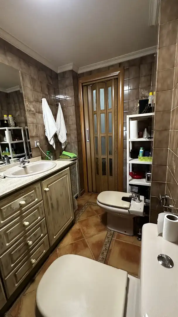 Pis en venda a Avenida Don Bosco, Barrio de Zaidín Bany de Pis en venda en Granada amb Aire condicionat, Calefacció i Jardí privat