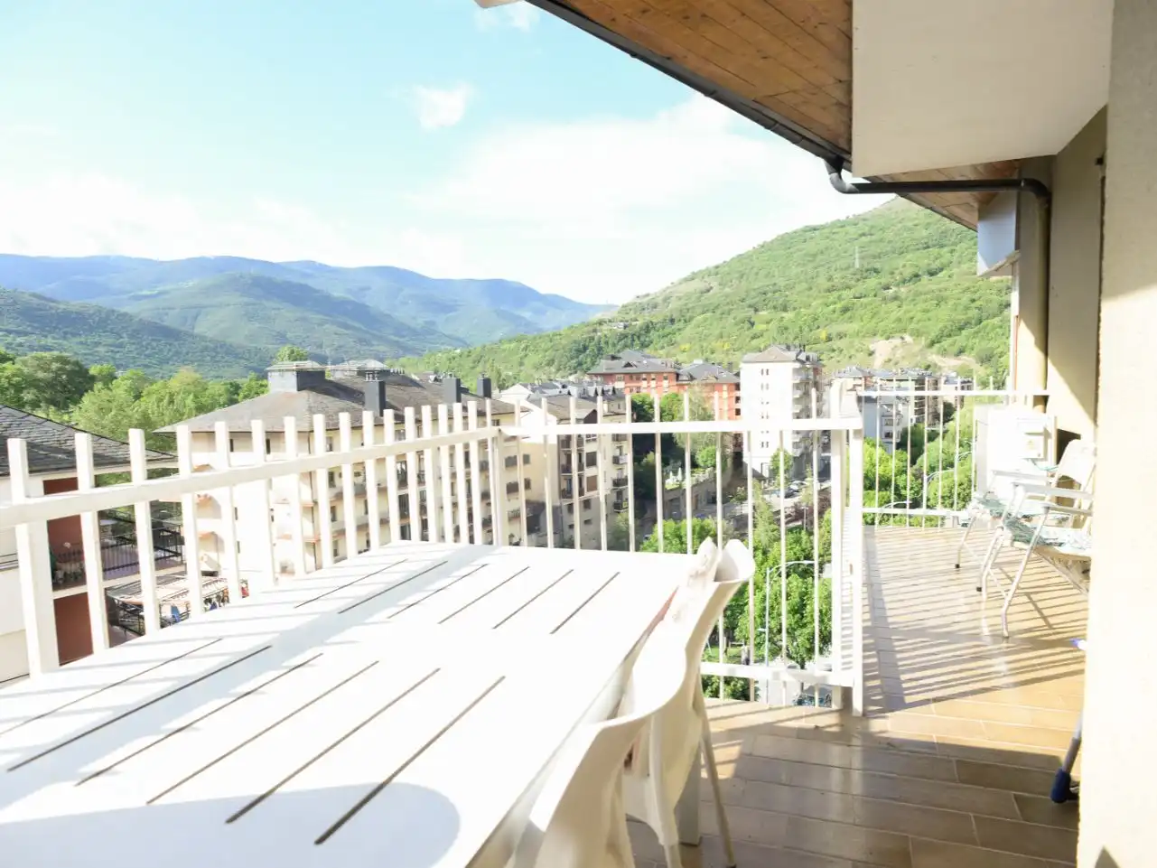 Flat for sale in Carrer Mossèn Agustí Coy I Cotonat, 8, Sort Terrace of Flat for sale in Sort with Air Conditioner and Balcony
