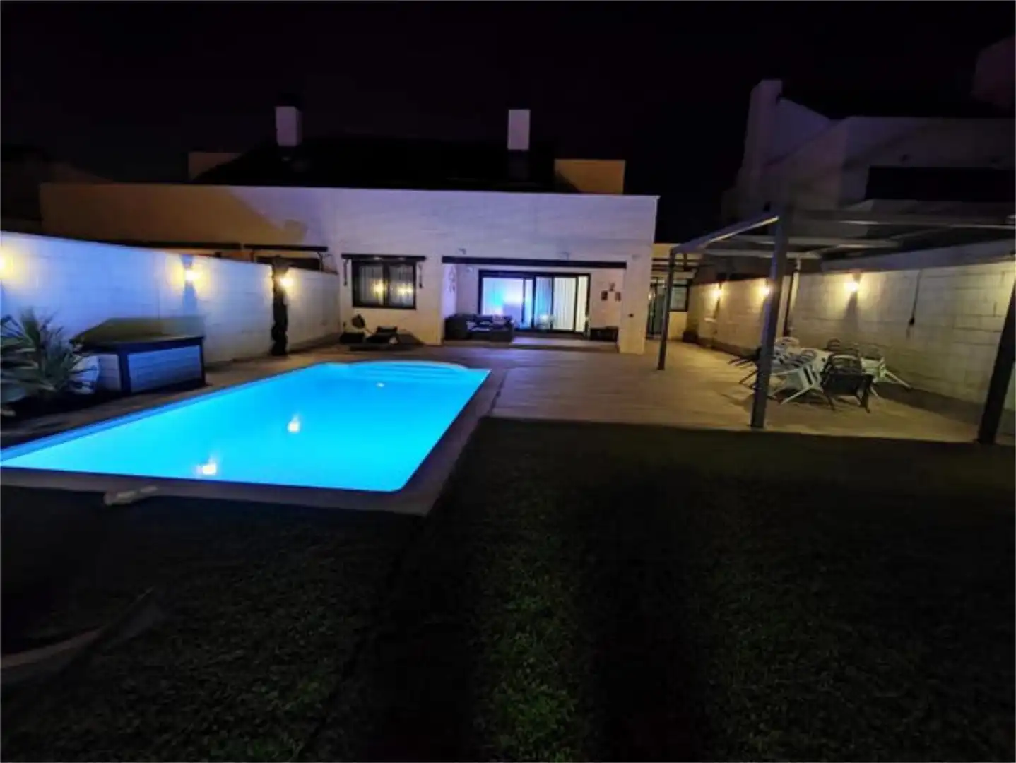 Casa adosada en venta en Urbanizaciones Piscina de Casa adosada en venta en Rivas-Vaciamadrid con Calefacción, Jardín privado y Terraza