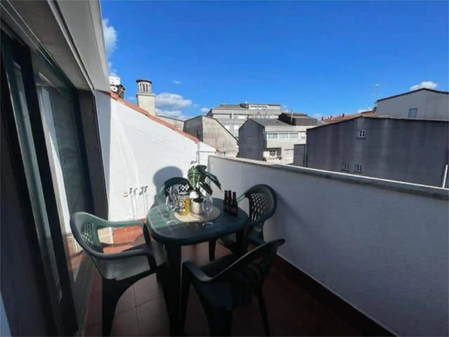 Ático de alquiler en Coiro Terraza de Ático de alquiler en Cangas con Calefacción, Terraza y Trastero