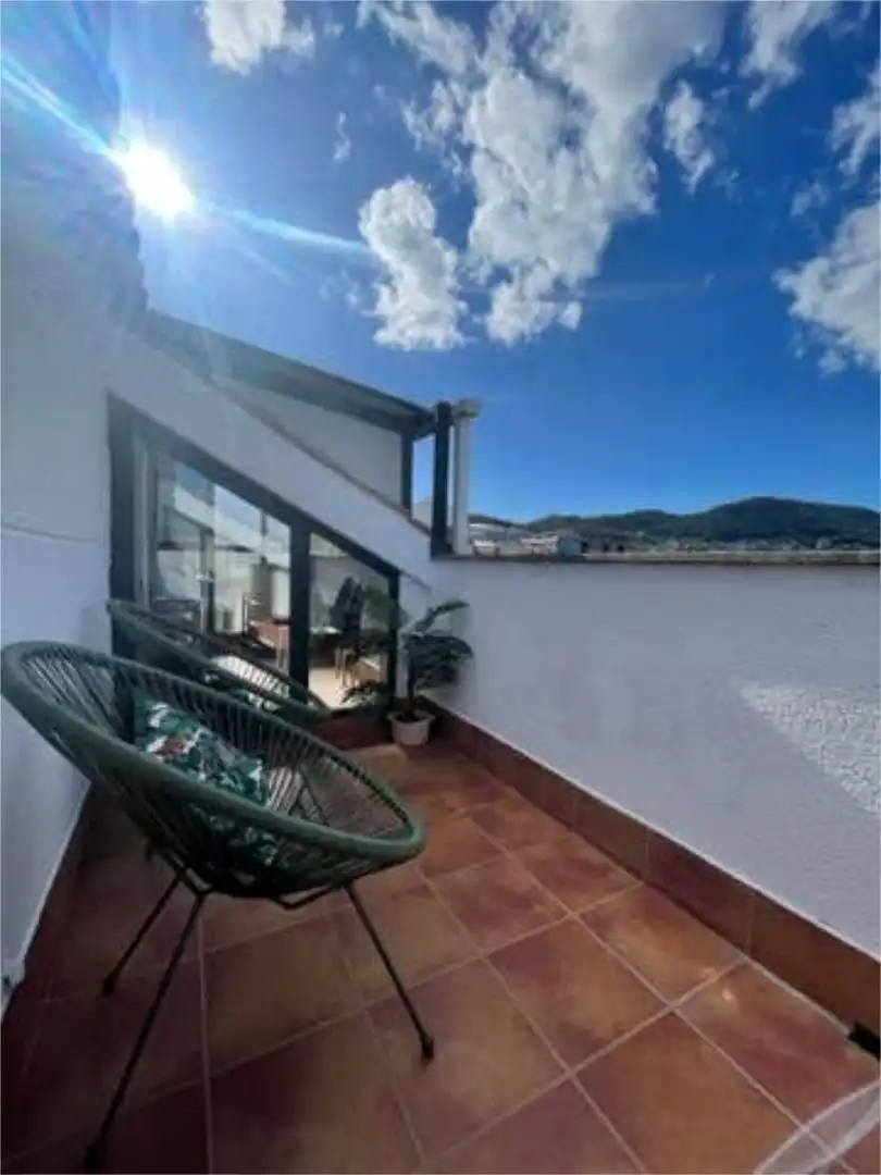 Ático de alquiler en Coiro Terraza de Ático de alquiler en Cangas con Calefacción, Terraza y Trastero