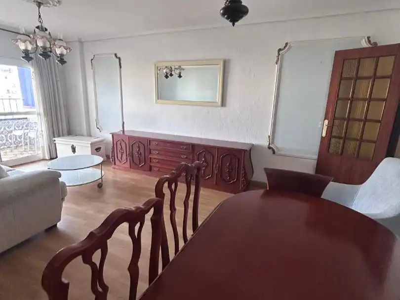 Piso en venta en Calle Albertillas, 7, Los Guindos - Parque Mediterráneo - Santa Paula Comedor de Piso en venta en Málaga Capital con Terraza