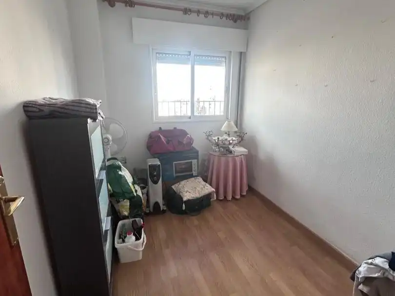 Piso en venta en Calle Albertillas, 7, Los Guindos - Parque Mediterráneo - Santa Paula Habitación de Piso en venta en Málaga Capital con Terraza