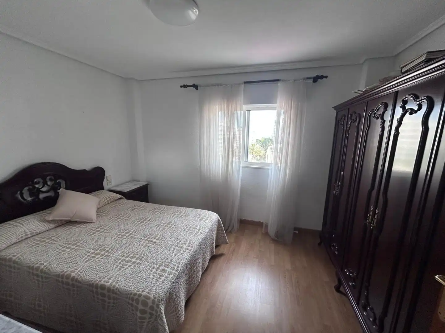 Piso en venta en Calle Albertillas, 7, Los Guindos - Parque Mediterráneo - Santa Paula Habitación de Piso en venta en Málaga Capital con Terraza