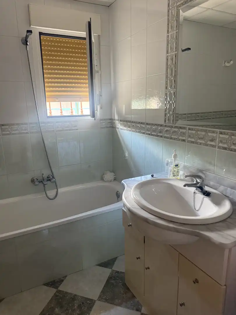 Casa o chalet de alquiler en Diseminado Pedroso, 38, Cabra Baño de Casa o chalet de alquiler en Cabra con Aire acondicionado, Calefacción y Jardín privado