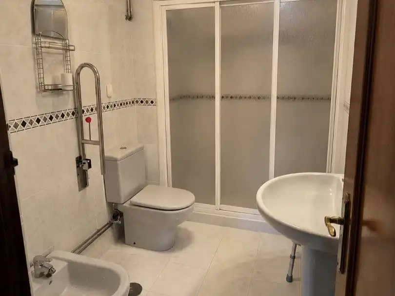 Wohnung zum Verkauf in Rúa Instituto, 4, Cedeira Badezimmer von Wohnung zum Verkauf in Cedeira mit Terrasse