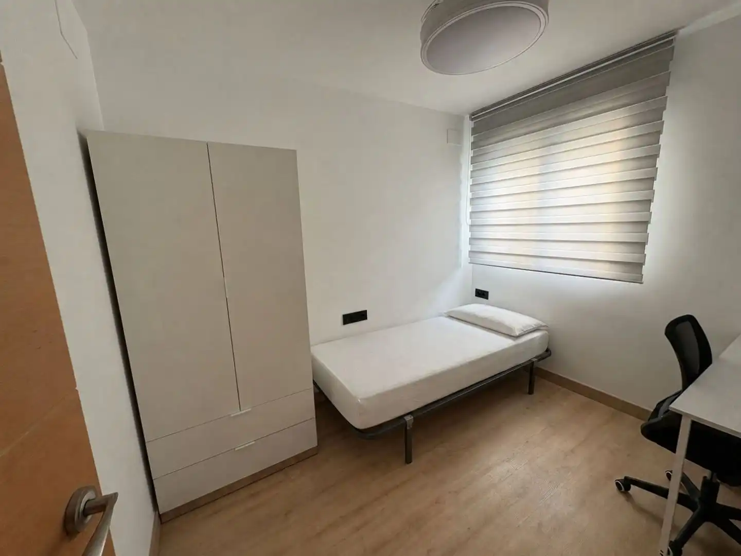 Room in Calle Vergara, 23, San Ildefonso - Catedral Bedroom of Flat for share in Jaén with Air Conditioner, Heating and Parquet flooring