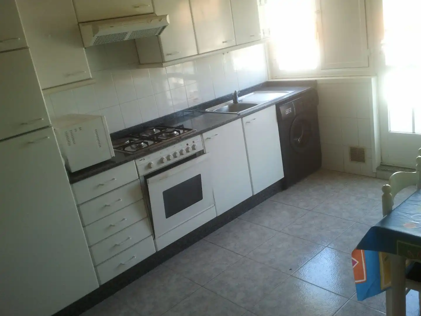Cocina de Ático de alquiler en Redondela con Calefacción, Terraza y Amueblado