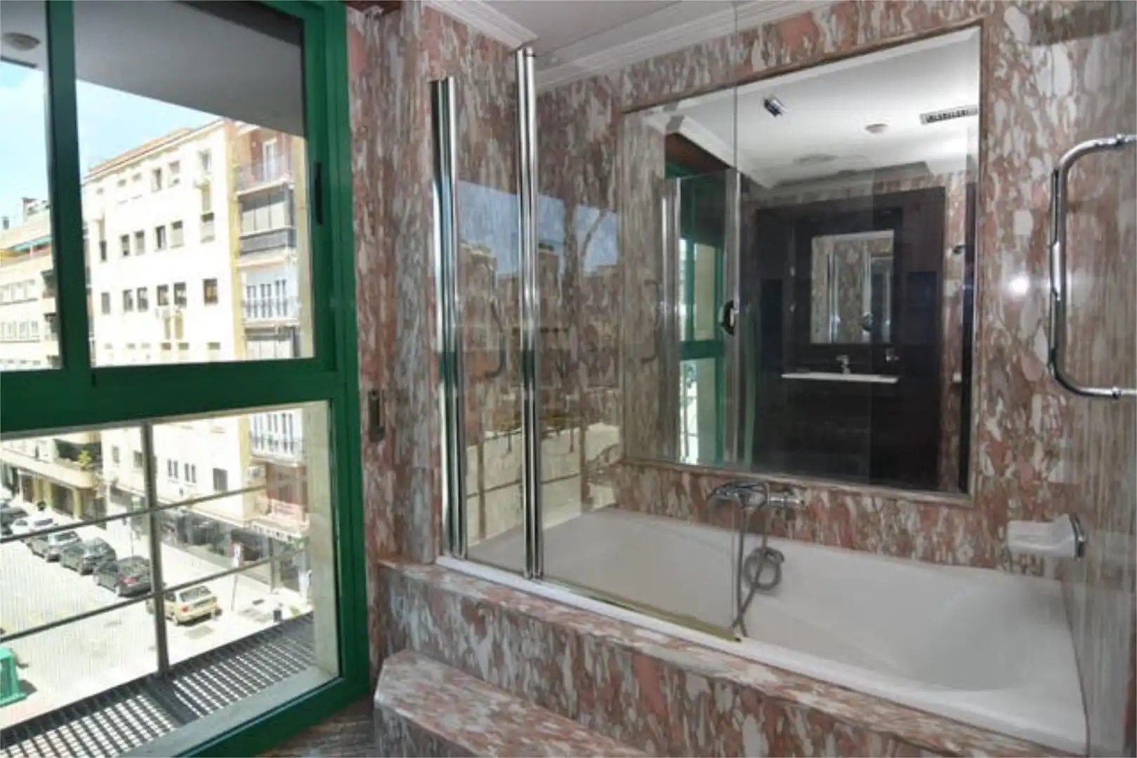 Àtic de lloguer a San Matías - Realejo Bany de Àtic de lloguer en Granada amb Jardí privat, Terrassa i Traster