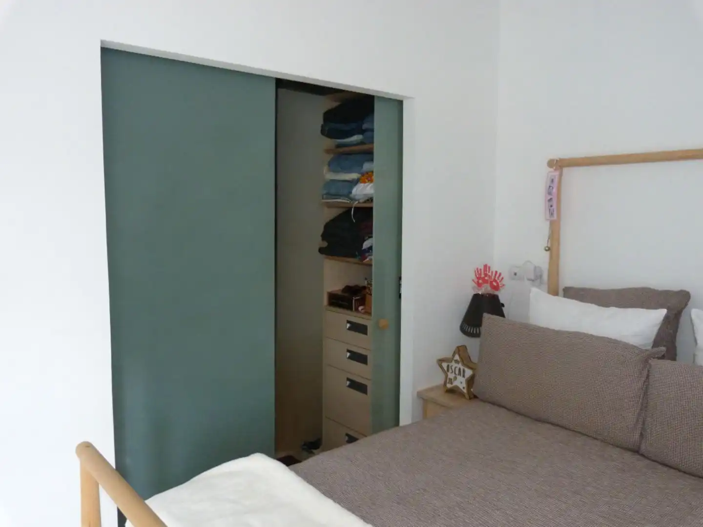 Schlafzimmer von Wohnung zum Verkauf in Piélagos mit Heizung, Privatgarten und Parkett