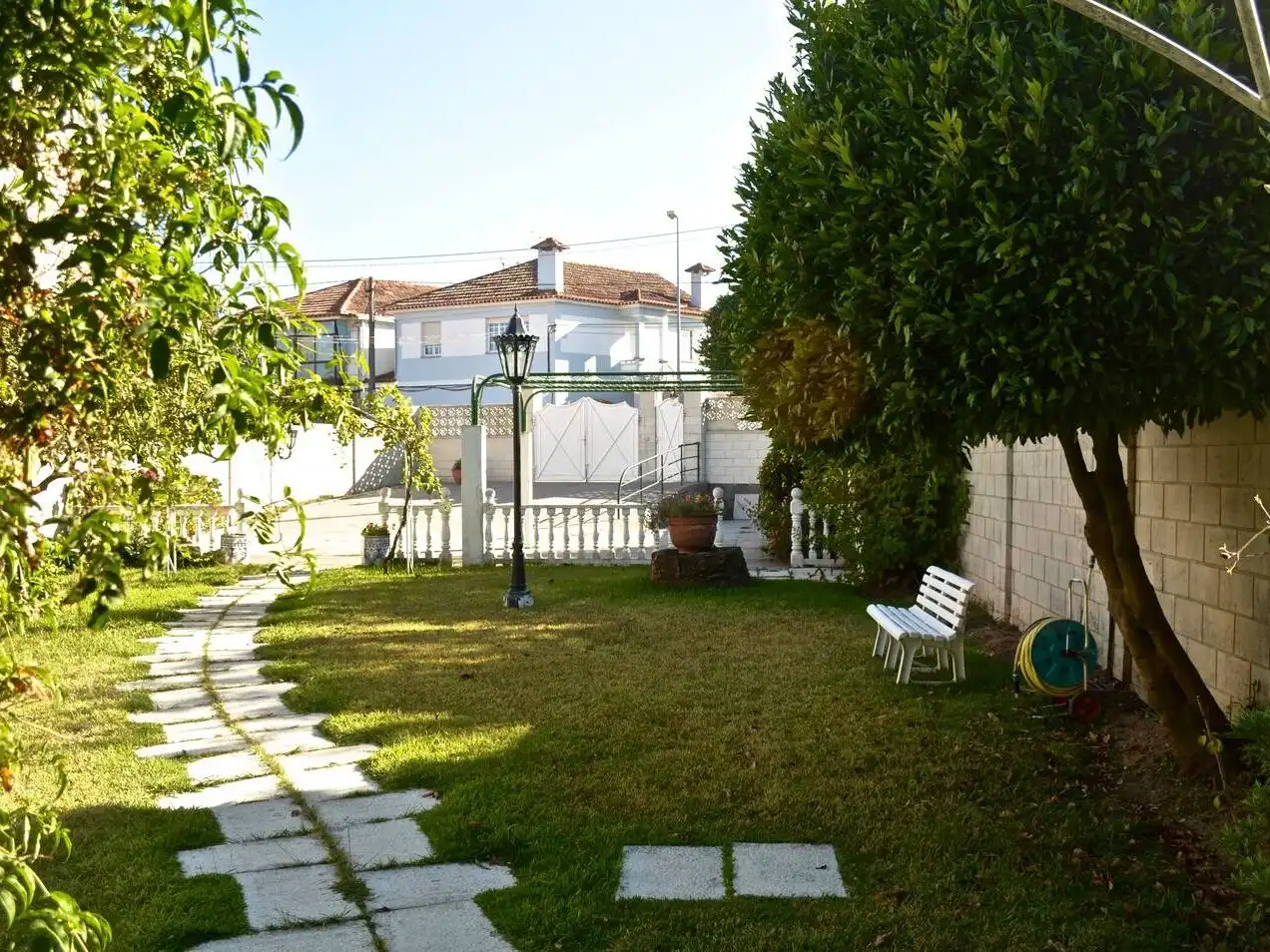 Casa o chalet en venta en Rúa Muíños, 72, Coruxo - Oia - Saiáns Jardín de Casa o chalet en venta en Vigo con Calefacción, Jardín privado y Parquet