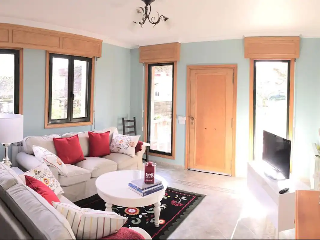 Casa o chalet en venta en Rúa Muíños, 72, Coruxo - Oia - Saiáns Sala de estar de Casa o chalet en venta en Vigo con Calefacción, Jardín privado y Parquet