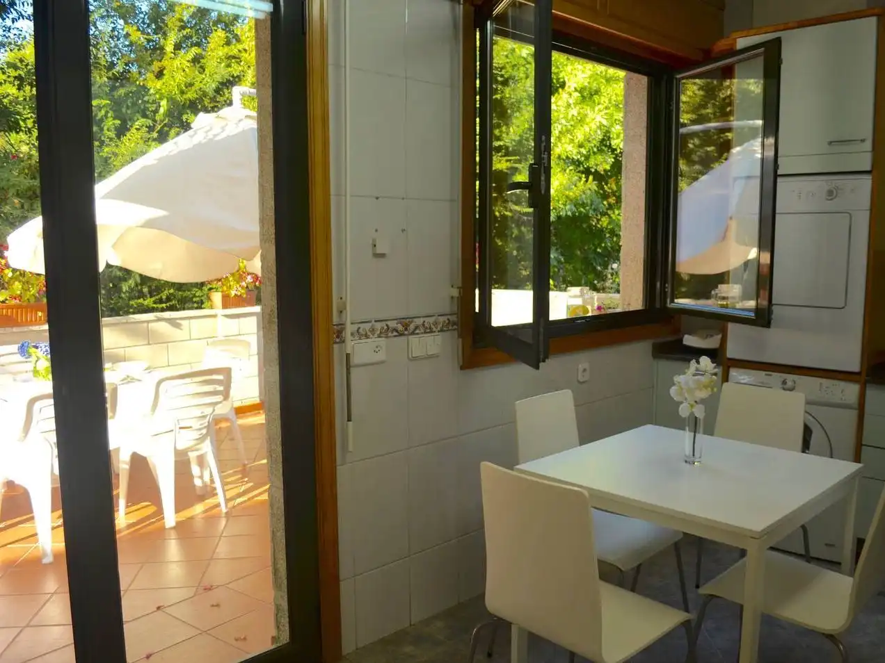 Casa o chalet en venta en Rúa Muíños, 72, Coruxo - Oia - Saiáns Terraza de Casa o chalet en venta en Vigo con Calefacción, Jardín privado y Parquet