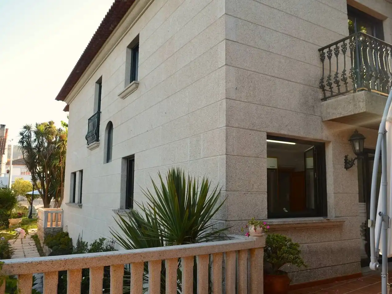 Casa o chalet en venta en Rúa Muíños, 72, Coruxo - Oia - Saiáns Vista exterior de Casa o chalet en venta en Vigo con Calefacción, Jardín privado y Parquet