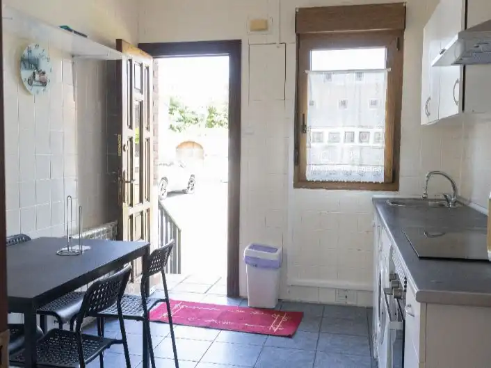 Casa o chalet en venta en Calle la Callada, 58, Somo Cocina de Casa o chalet en venta en Ribamontán al Mar con Terraza y Balcón