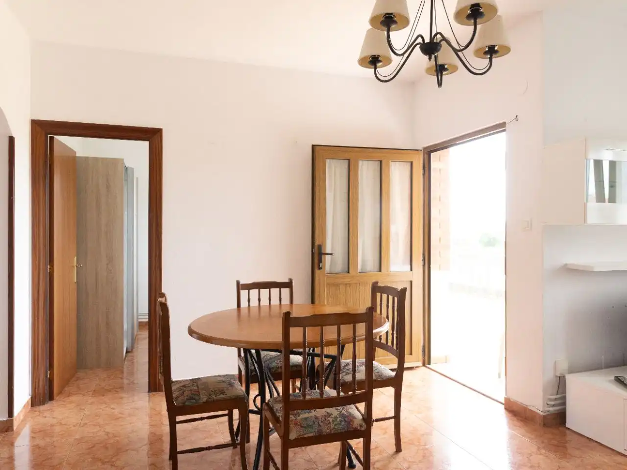 Casa o chalet en venta en Calle la Callada, 58, Somo Comedor de Casa o chalet en venta en Ribamontán al Mar con Terraza y Balcón