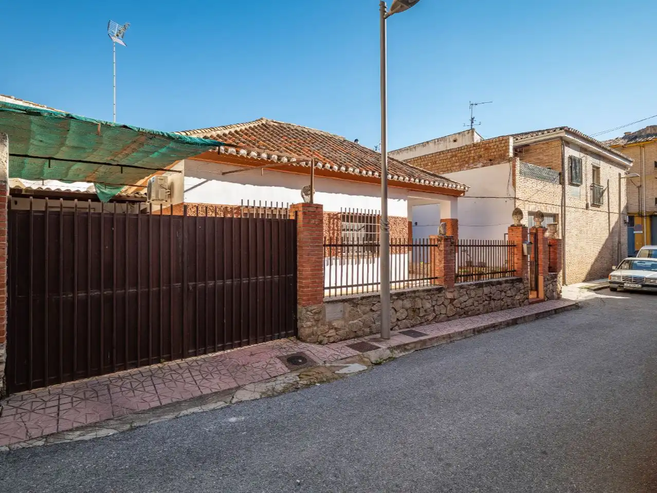 Casa o chalet en venta en Calle Maestro Don Pedro Fernández, 24, Huétor Vega Vista exterior de Casa o chalet en venta en Huétor Vega con Aire acondicionado y Terraza