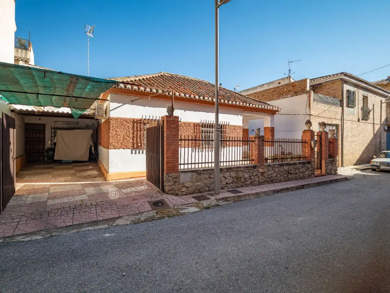 Casa o chalet en venta en Calle Maestro Don Pedro Fernández, 24, Huétor Vega Vista exterior de Casa o chalet en venta en Huétor Vega con Aire acondicionado y Terraza