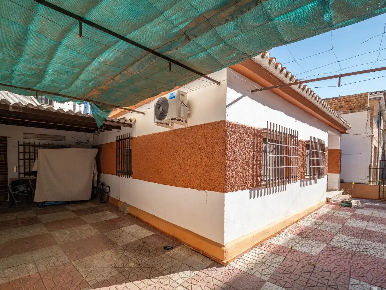 Casa o chalet en venta en Calle Maestro Don Pedro Fernández, 24, Huétor Vega Vista exterior de Casa o chalet en venta en Huétor Vega con Aire acondicionado y Terraza