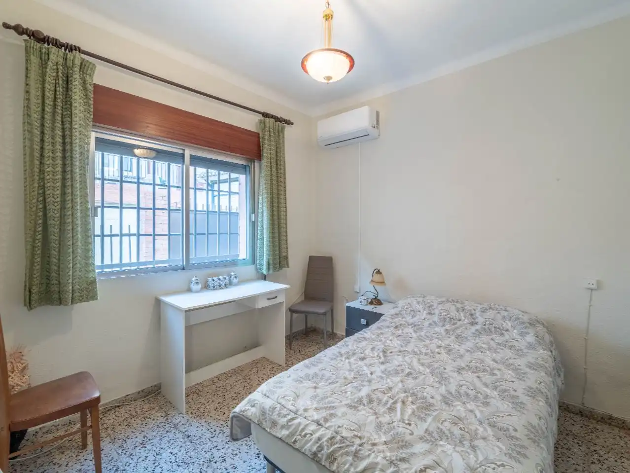 Casa o chalet en venta en Calle Maestro Don Pedro Fernández, 24, Huétor Vega Habitación de Casa o chalet en venta en Huétor Vega con Aire acondicionado y Terraza