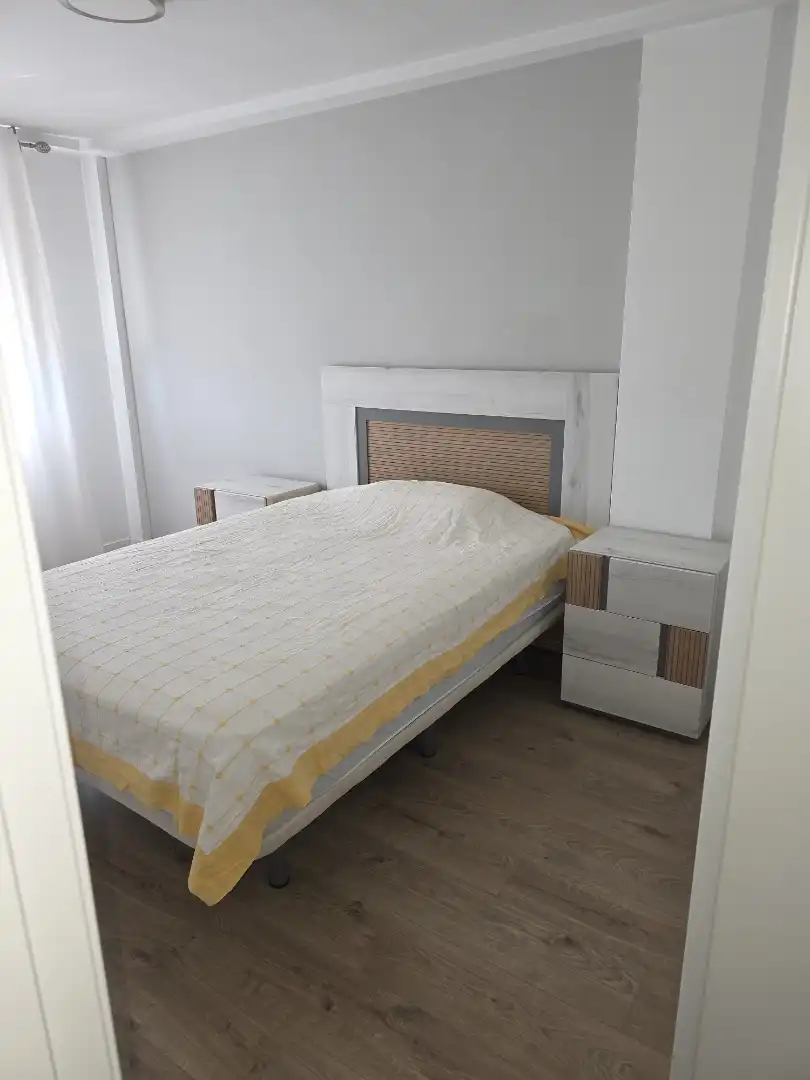 Dormitori de Pis en venda en Valladolid amb Parquet, Moblat i Forn