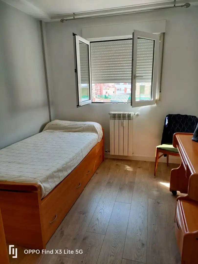 Dormitori de Pis en venda en Valladolid amb Parquet, Moblat i Forn