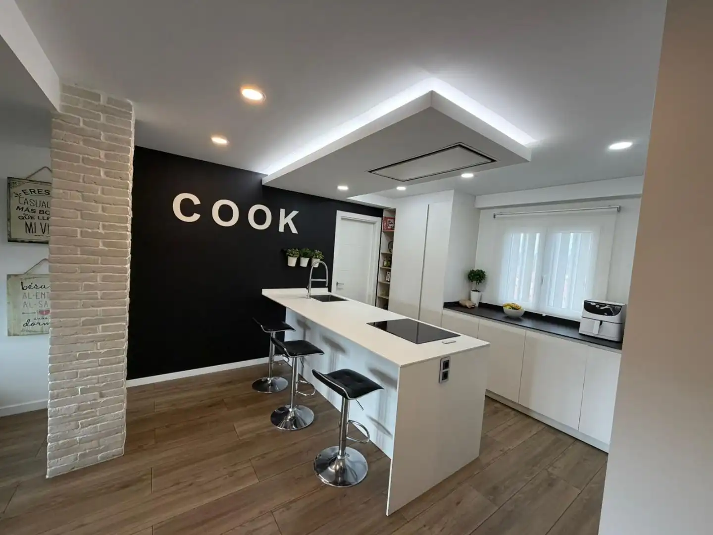 Kitchen of Flat for sale in Ourense Capital   with Heating, Private garden and Storage room