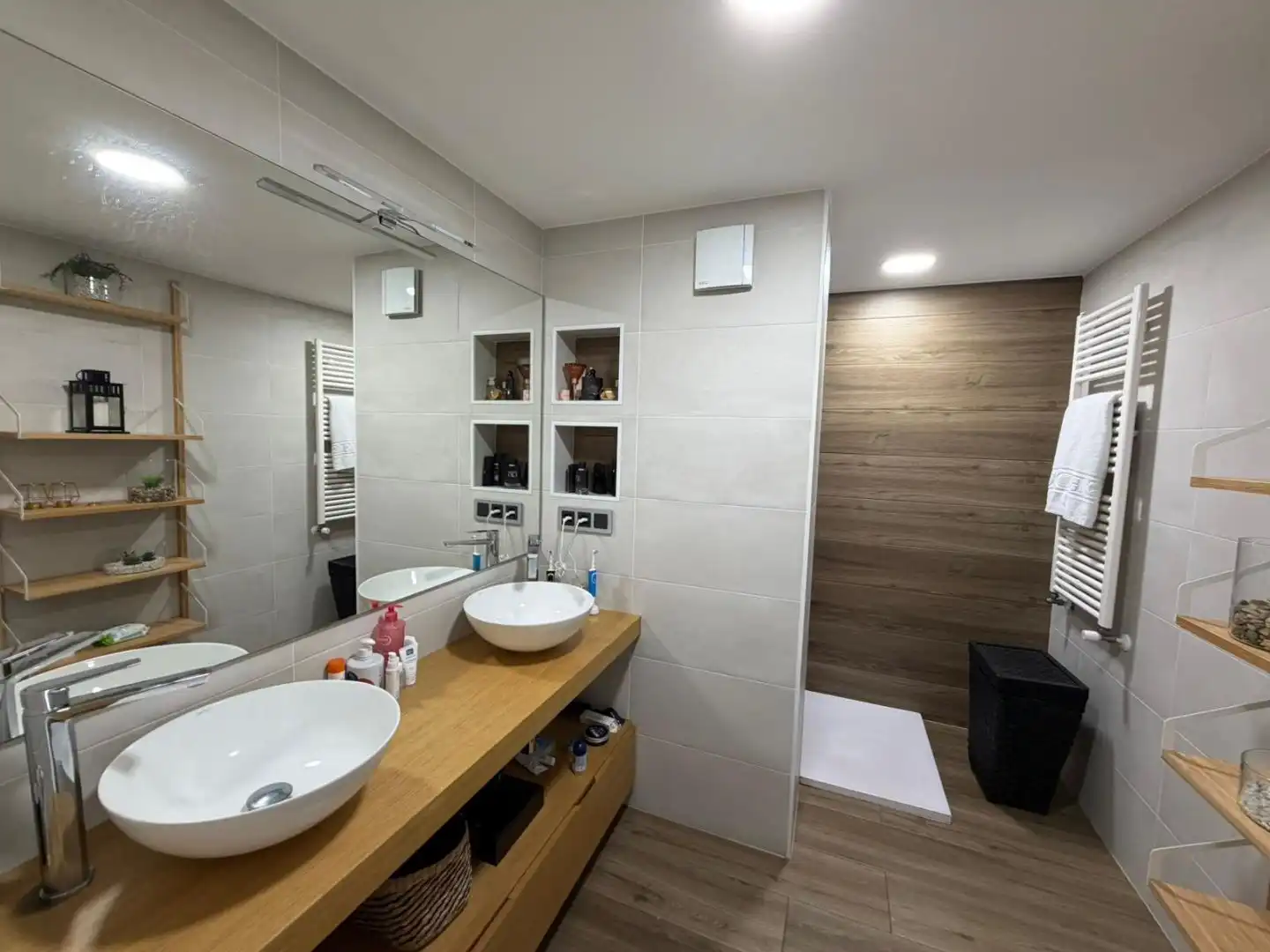 Bathroom of Flat for sale in Ourense Capital   with Heating, Private garden and Storage room