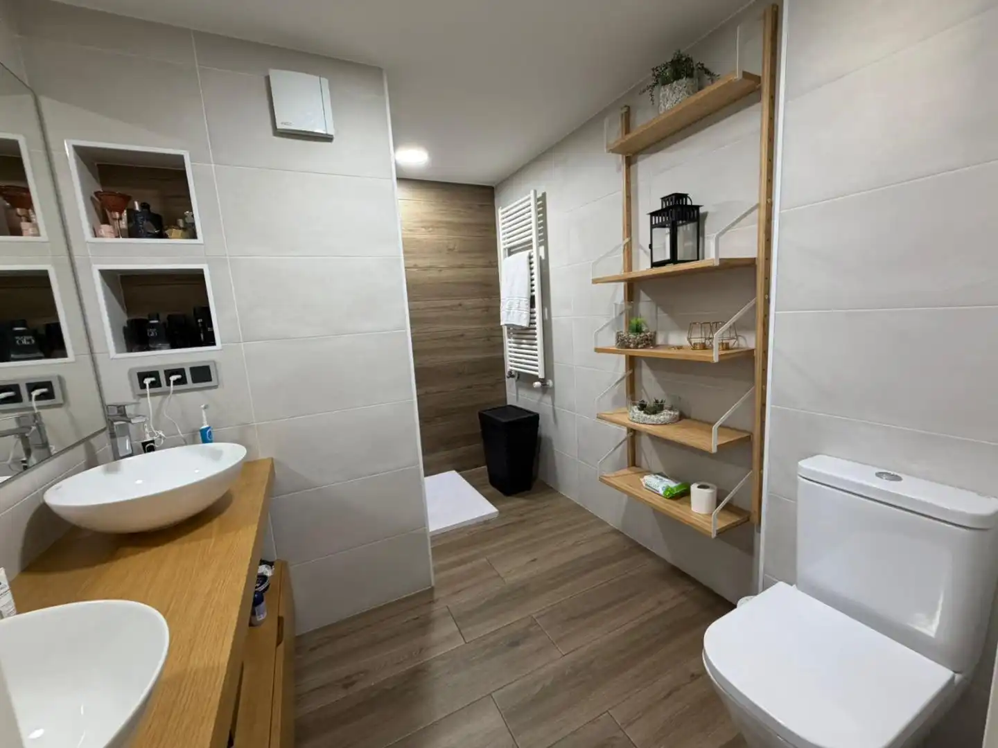 Bathroom of Flat for sale in Ourense Capital   with Heating, Private garden and Storage room