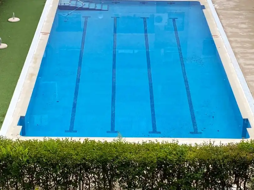 Pis de lloguer a Calle de Suecia, 102, Rosas - Musas Piscina de Pis de lloguer en Madrid amb Aire condicionat, Jardí privat i Parquet