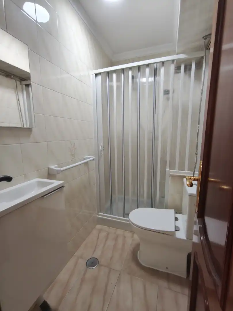 Flat for rent in Calle Pintor Bello Pineiro, 2, Fajardo Bathroom of Flat for rent in Ferrol with Furnished, Oven and Washing machine