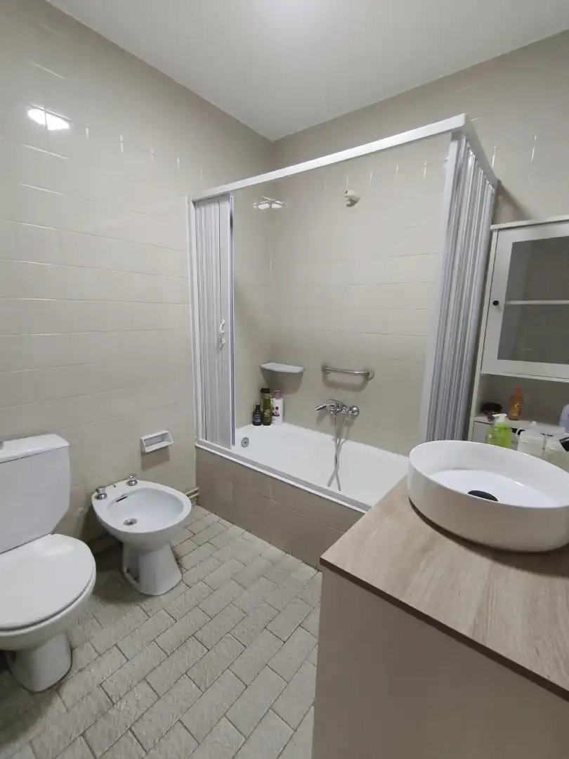 Flat for rent in Calle Pintor Bello Pineiro, 2, Fajardo Bathroom of Flat for rent in Ferrol with Furnished, Oven and Washing machine