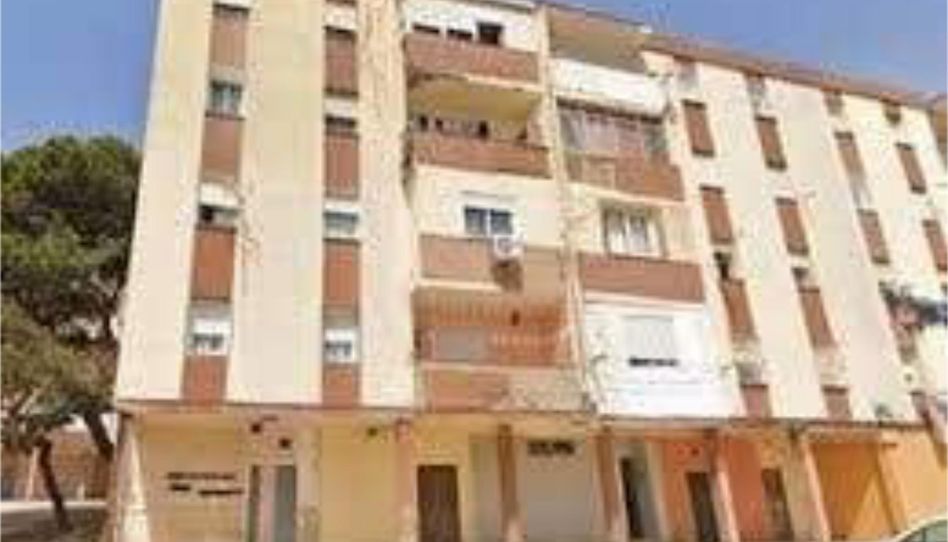 Piso de alquiler en Mondejar - Junquillos, La Línea de la Concepción - imagen 1 Foto 1 de Piso de alquiler en Mondejar - Junquillos, La Línea de la Concepción