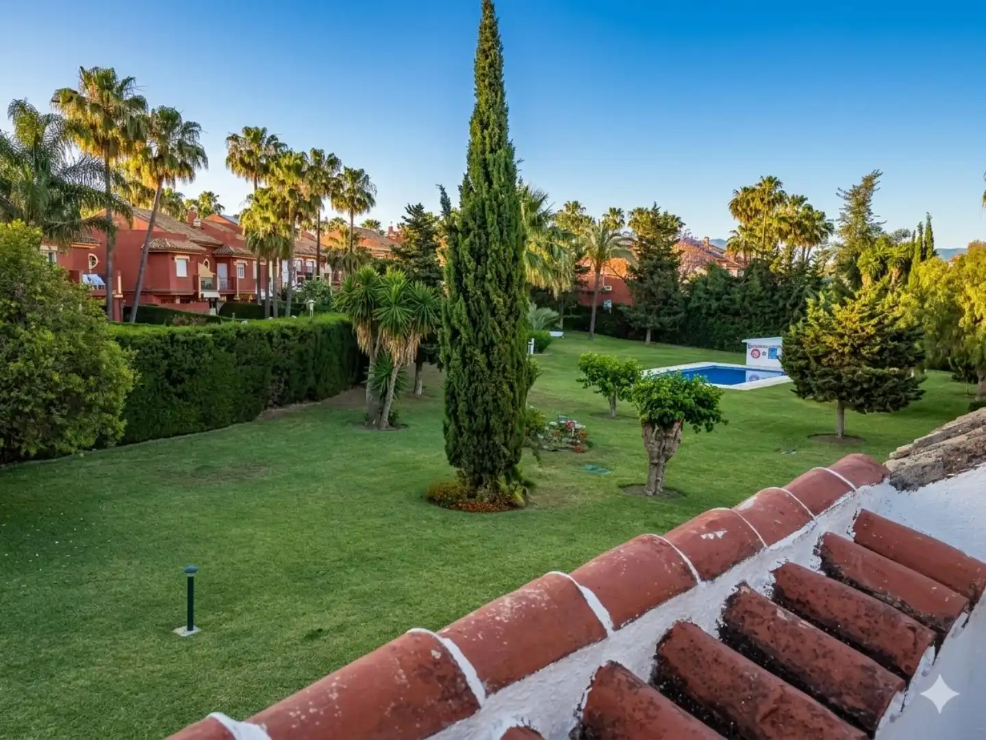 Piso de alquiler en Calle Esmeralda, 1, Nueva Atalaya Jardín de Piso de alquiler en Estepona con Aire acondicionado, Calefacción y Parquet