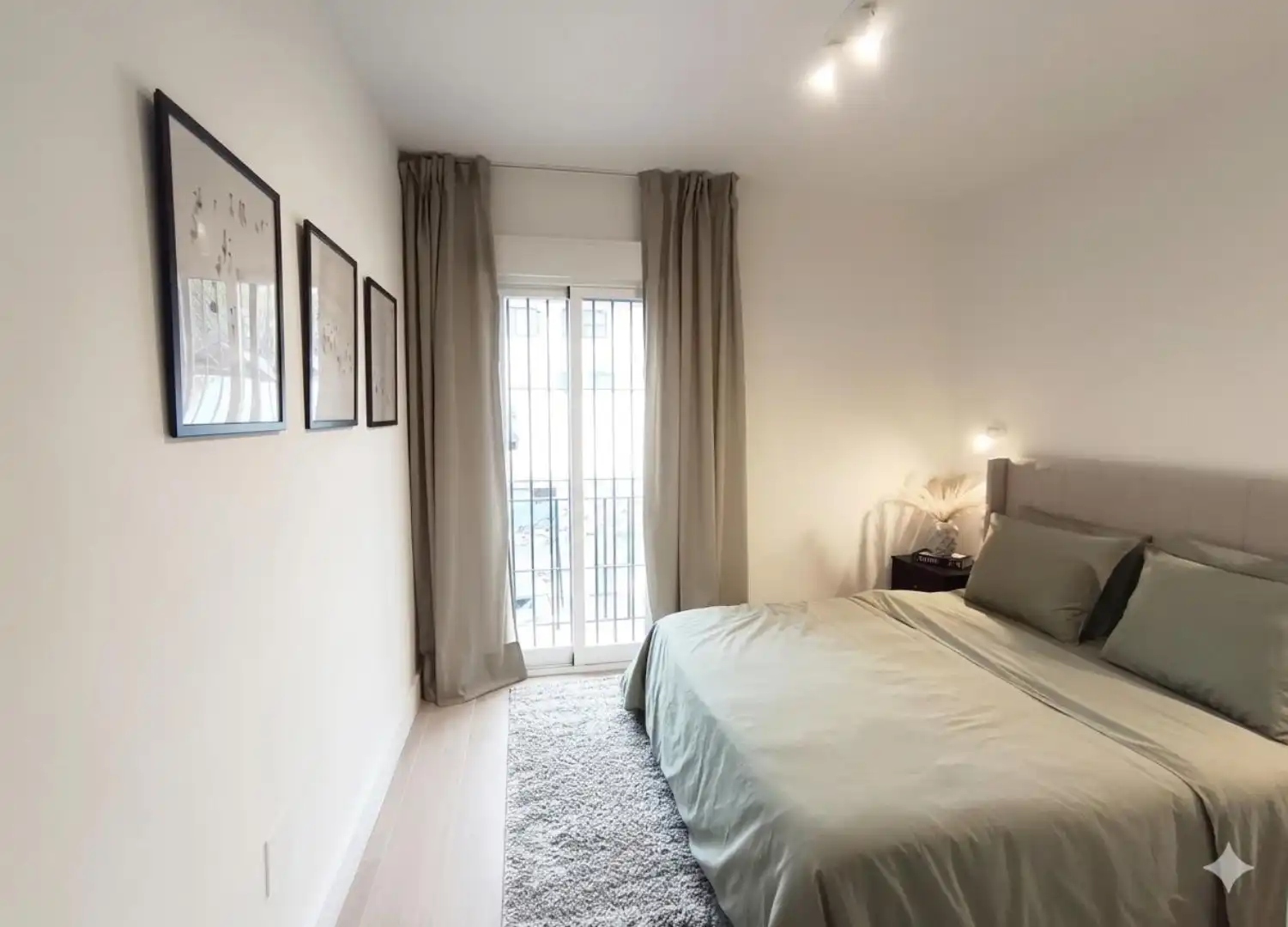 Piso de alquiler en Calle Esmeralda, 1, Nueva Atalaya Habitación de Piso de alquiler en Estepona con Aire acondicionado, Calefacción y Parquet