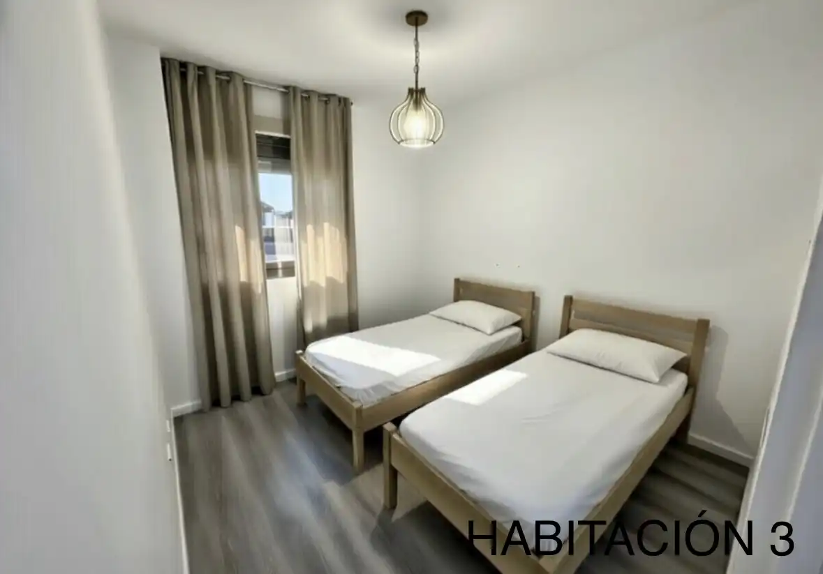 Bedroom of Flat for sale in Madrid