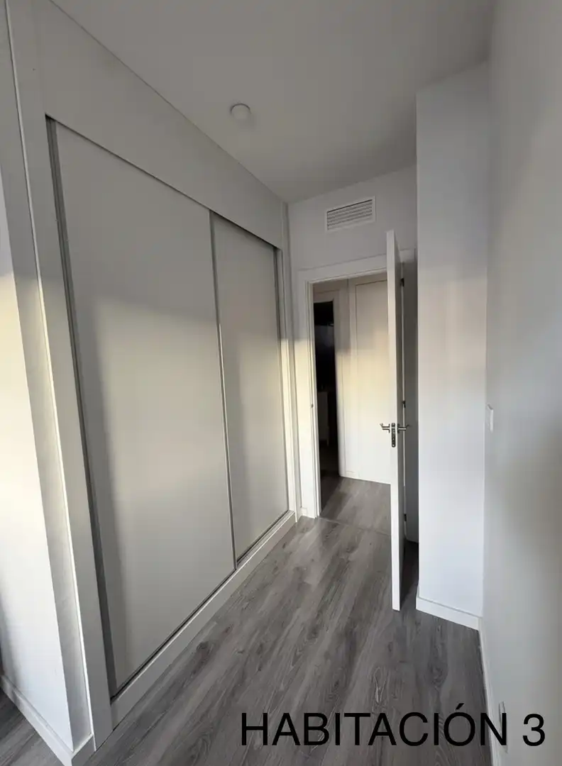 Bedroom of Flat for sale in Madrid