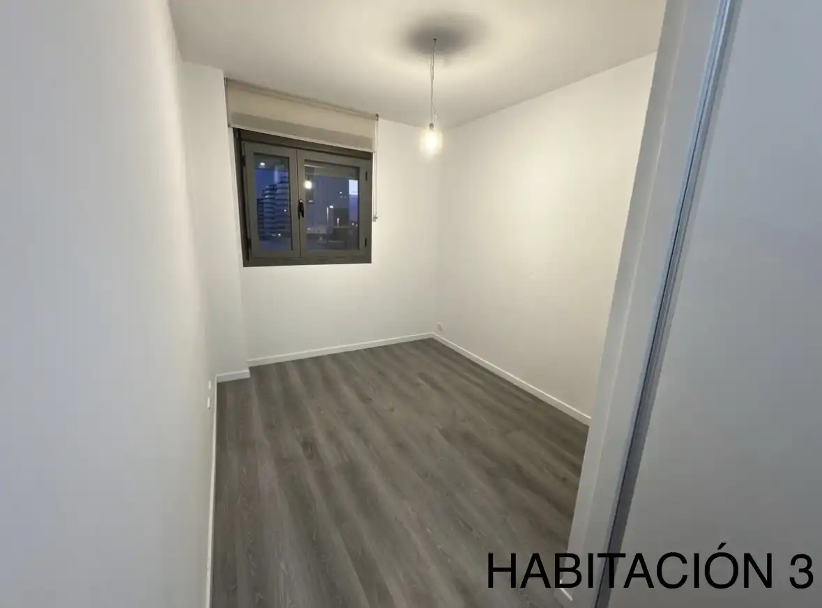 Bedroom of Flat for sale in Madrid