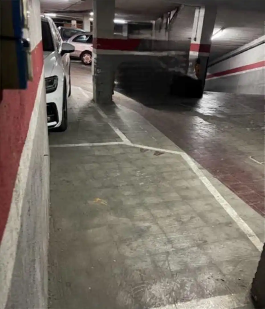 Parkplatz von Garage zur Miete in Santa Coloma de Gramenet