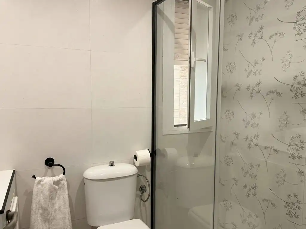 Flat for sale in Avenida de Espera, 98, Pozoalbero Bathroom of Flat for sale in Jerez de la Frontera with Air Conditioner, Heating and Swimming Pool