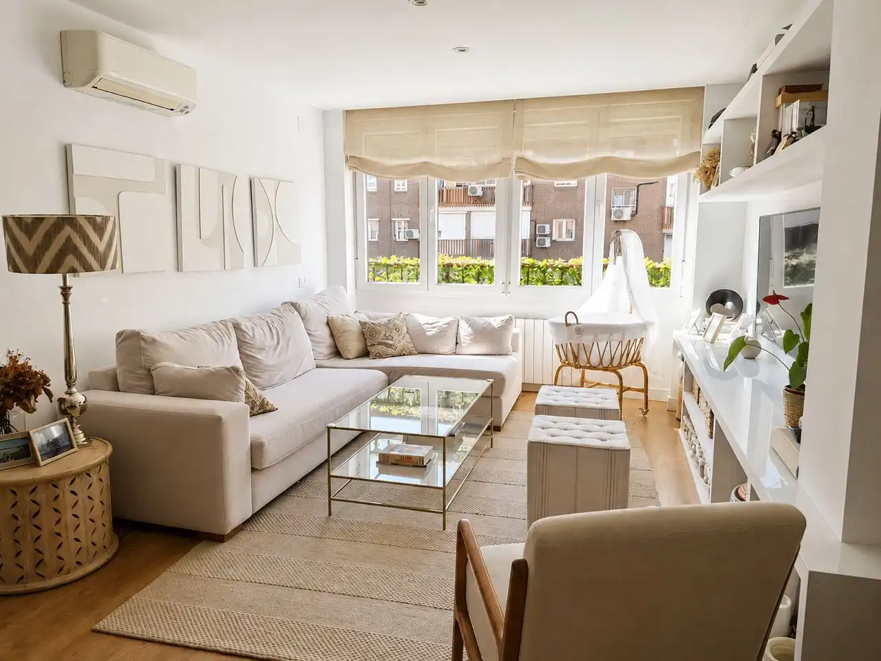 Flat for sale in Calle del Comercio, 3, Pacífico Living room of Flat for sale in Madrid Capital with Air Conditioner