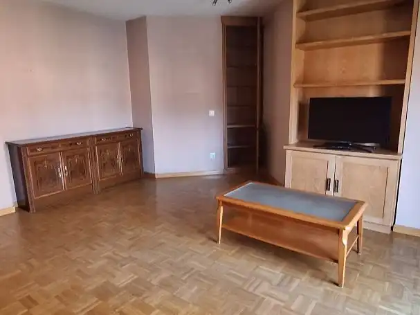 Flat for rent in Calle Francisco Pintado Fe, 4, Corredoría - La Carisa - Prado de La Vega Living room of Flat for rent in Oviedo with Heating, Parquet flooring and Furnished