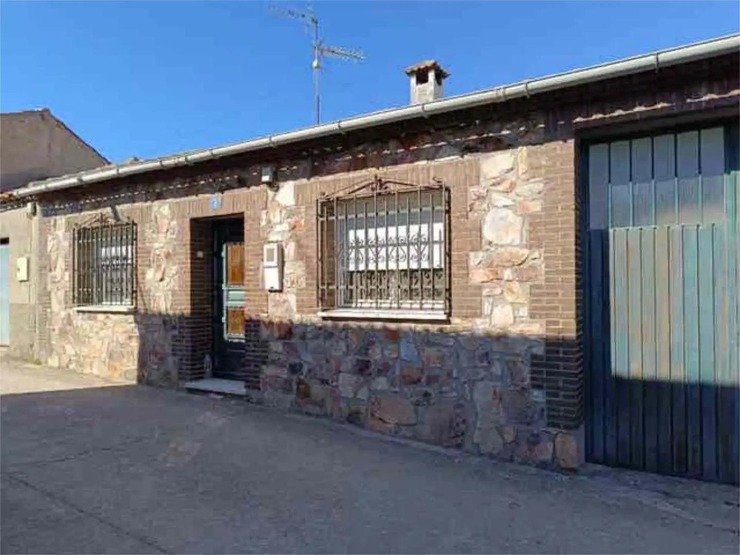 Exterior view of Houses for sale in Navas de Estena
