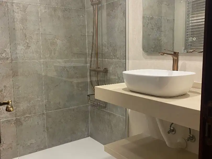 Badezimmer von Wohnung zur Miete in Gijón 