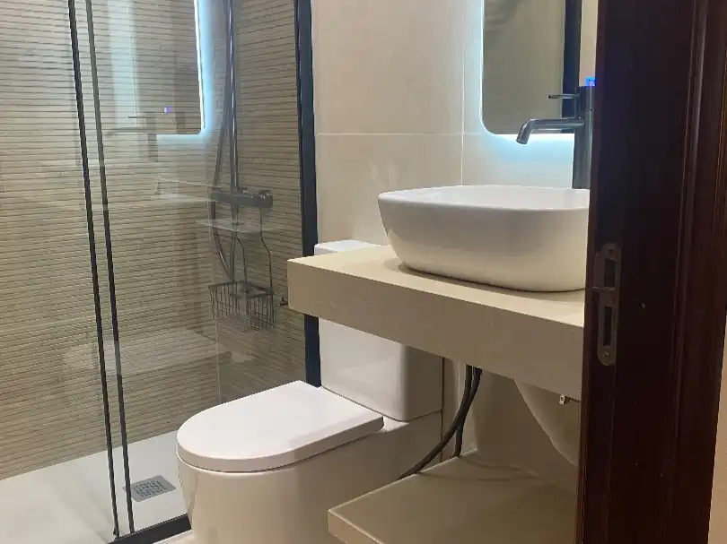 Badezimmer von Wohnung zur Miete in Gijón 